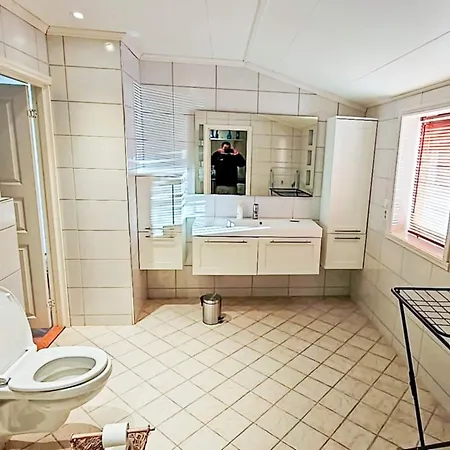 6 Person In Feriehus Hosteland