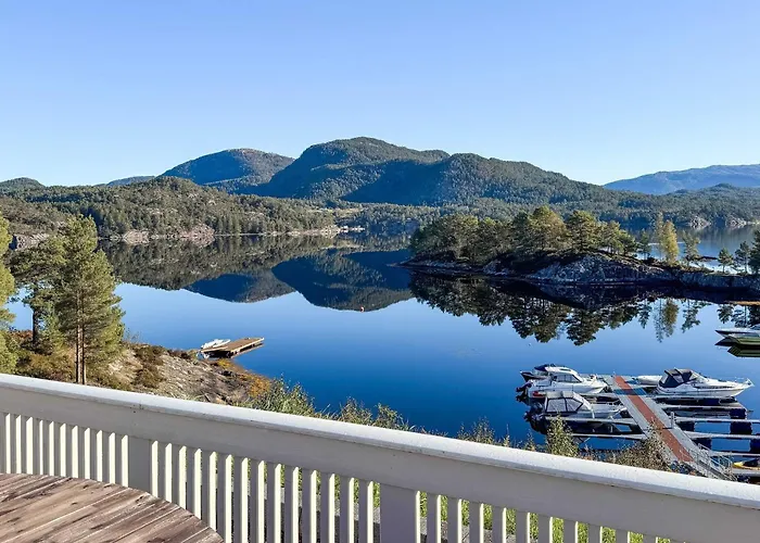 Semesterbostad 6 Person In Hosteland