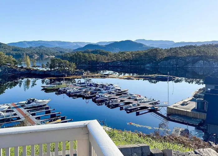 6 Person In Semesterbostad